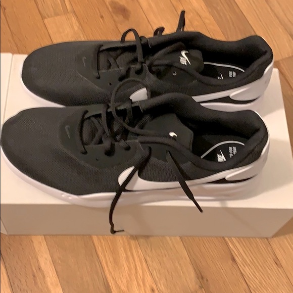 Nike Other - Brand New Men’s 10.5 Black Nike Air Max Oketo!